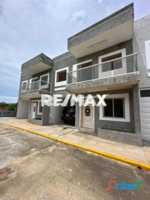 Casa en Venta. Villa Vanessa, Sector Manzanillo. Remax