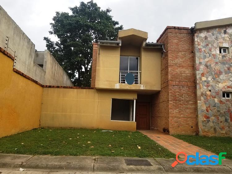 TownHouse en Res. Hoyo 5, La Cumaca. PLTH-285