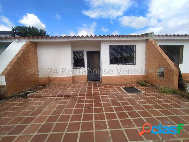 25-2027 Townhouse en condominio cerrado en Venta La Cumaca