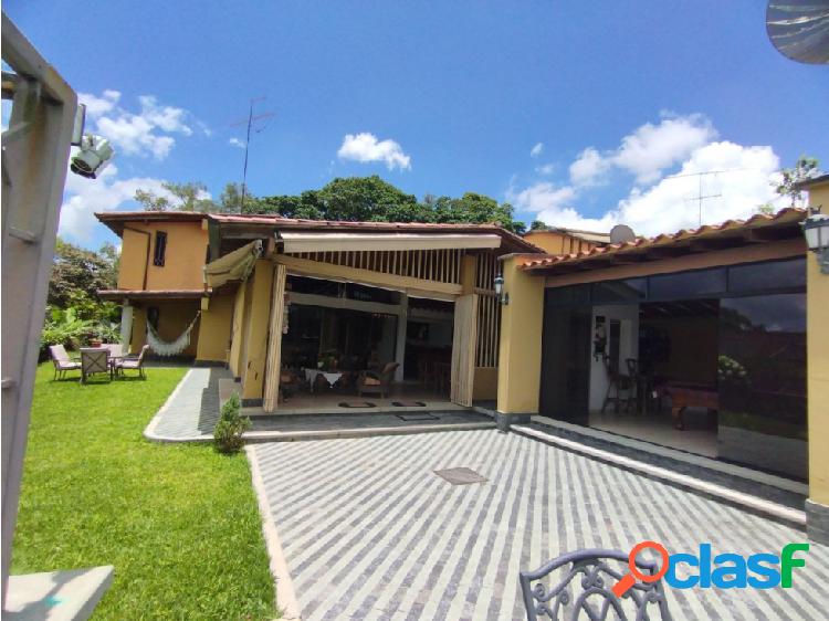 A la venta hermosa quinta en La Lagunita Country Club