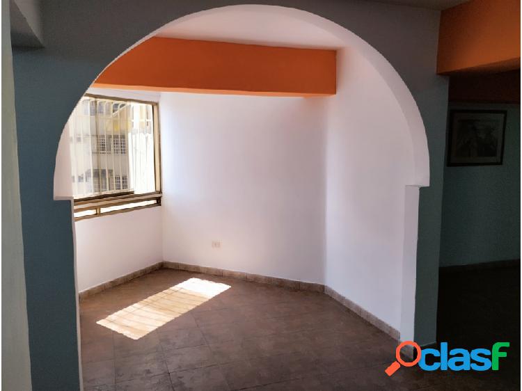 APARTAMENTO EN ALQUILER, AVENIDA FUERZAS ARMADAS, CARACAS.