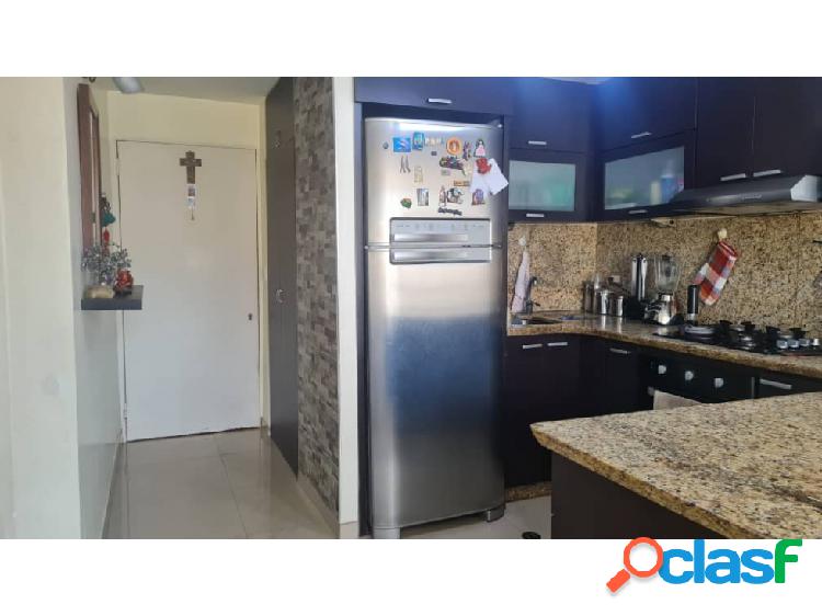 APARTAMENTO EN EL ENCANTADO MACARACUAY (REMODELADO) -