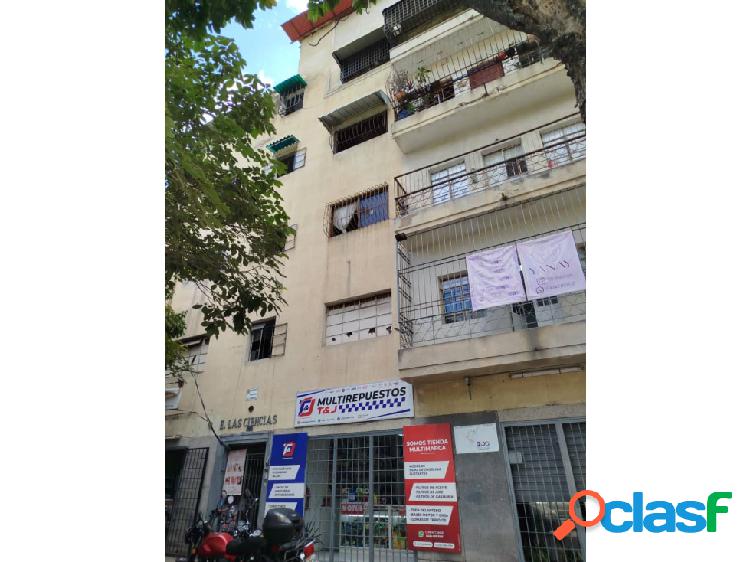 APARTAMENTO EN LOS CHAGUARAMOS (VENTA)