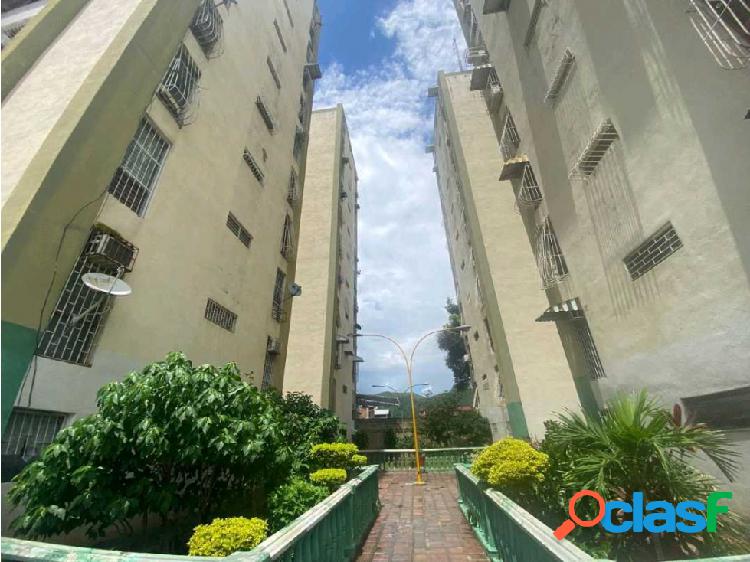 APARTAMENTO EN VENTA RES. LOS CANDYS II TURMERO ARAGUA