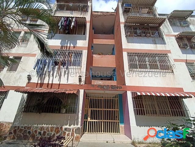 APARTAMENTO EN VENTA ZONA CENTRO DE MARIARA MLS 24-9464.