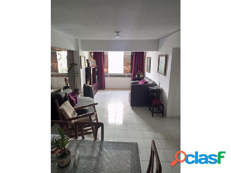 APARTAMENTO LAS 4 ESQUINAS LOS TEQUES