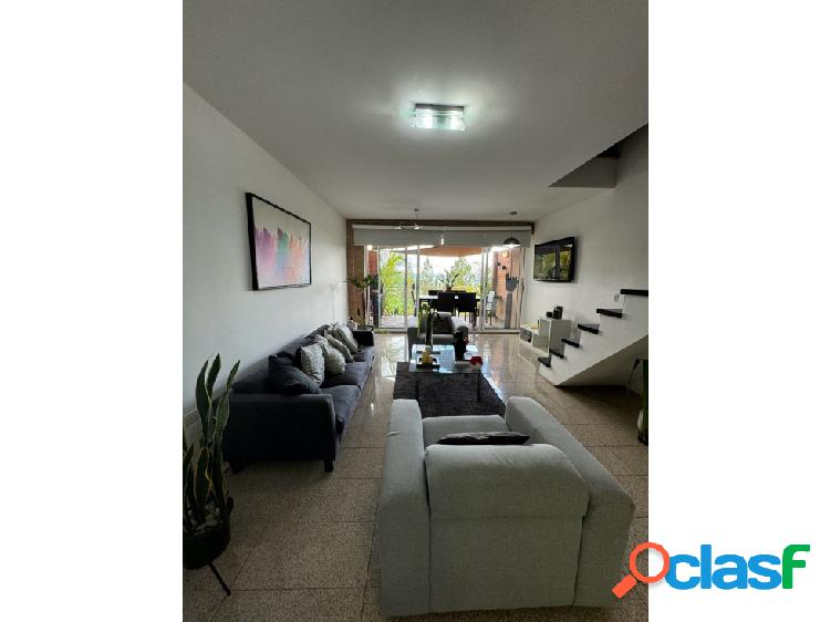 APARTAMENTO TIPO DUPLEX EN LA LAGUNITA CON EXCELENTE