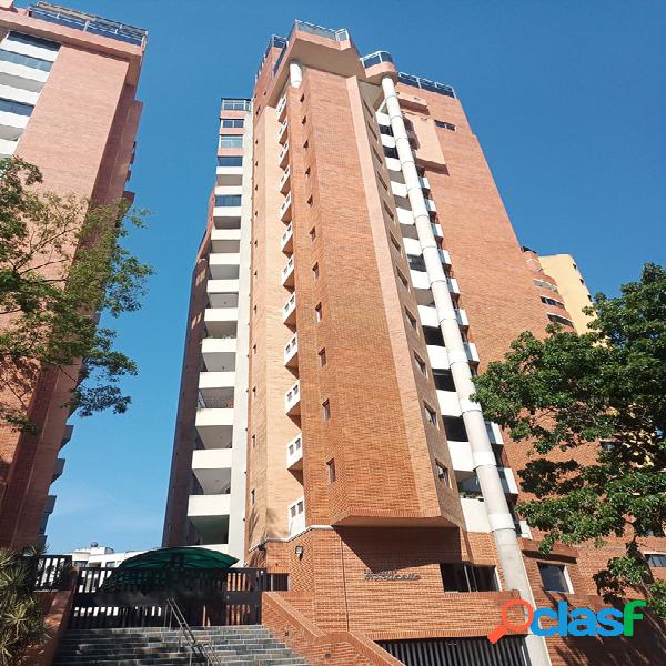 Alquiler de Apartamento en Res. Monticello, Urb. El Bosque,