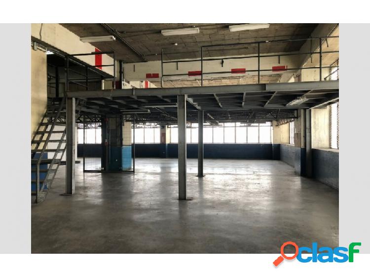 Alquiler piso industrial, Boleita Sur. Piso 5.