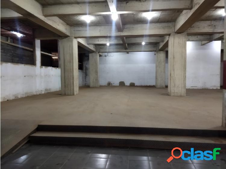 Alquiler y/o venta de piso industrial en Macarao, Caracas.