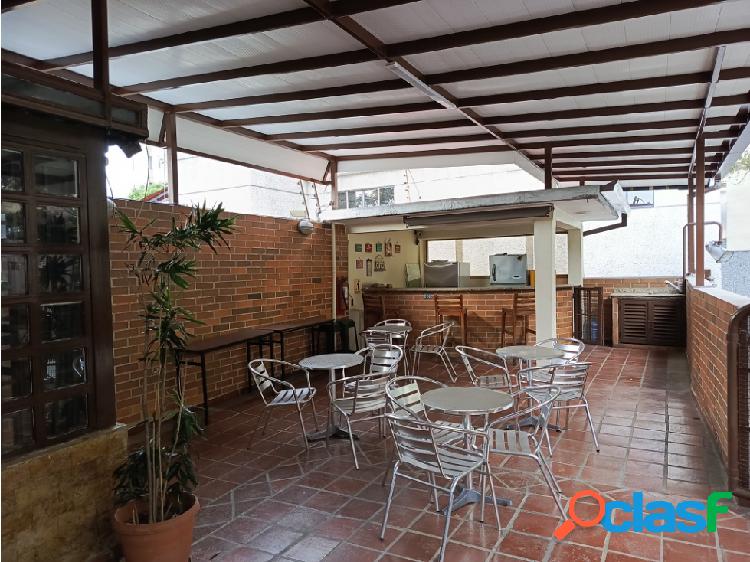 Alquilo Local con Terraza de 140m2 Urb. Los Caobos