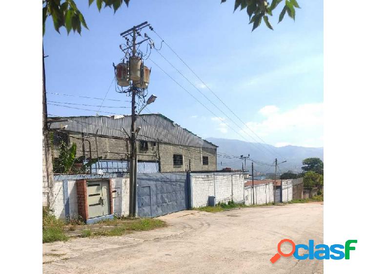 Alquilo galpón industrial 2600m2 Guatire 7374