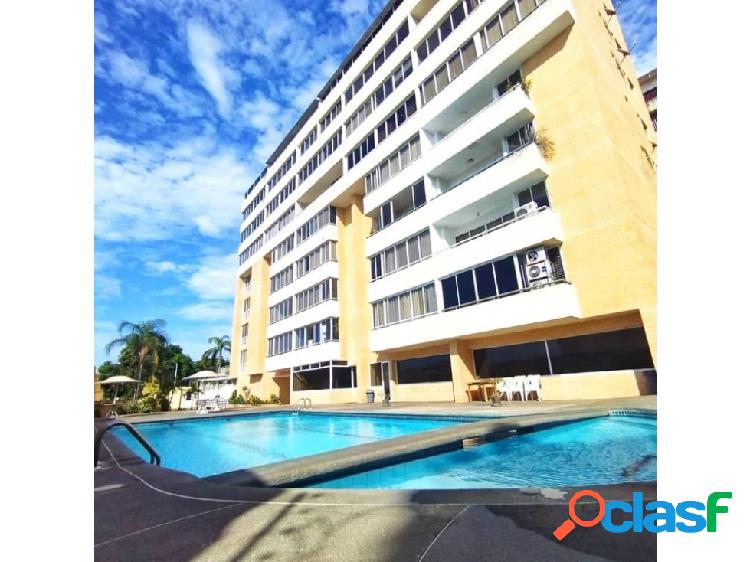 Amplio y Confortable Apartamento Ubicado en Palmar Este