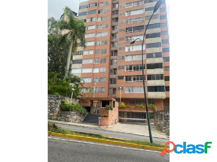 Apartamento de dos niveles en Los Naranjos