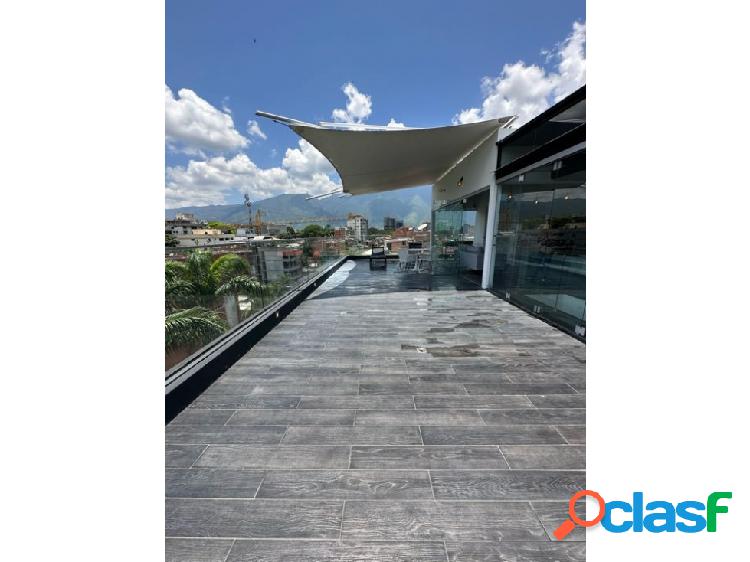 Apartamento duplex con terraza y vista hacia el Ávila en