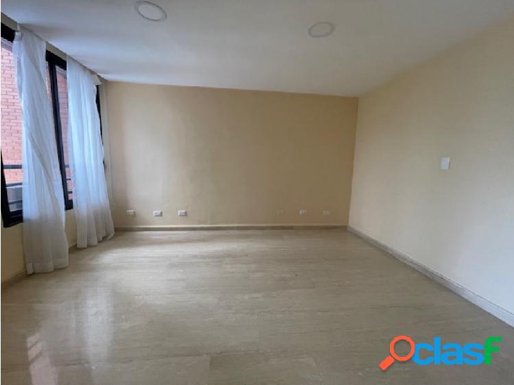 Apartamento en Colinas de Valle Arriba