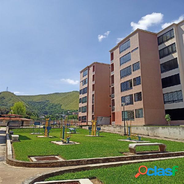 Apartamento en Res. Valle Topacio, Urb. Los Jarales. San