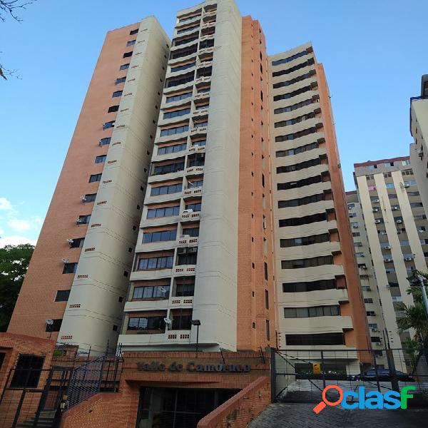 Apartamento en Res. Valle de Camoruco, Urb. Valles de