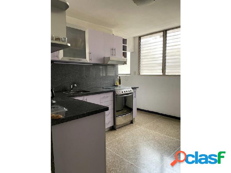 Apartamento en Venta Av. Baralt 85mts/2H/2B