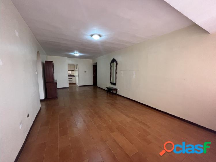 Apartamento en Venta, Urb. El Centro, Maracay.