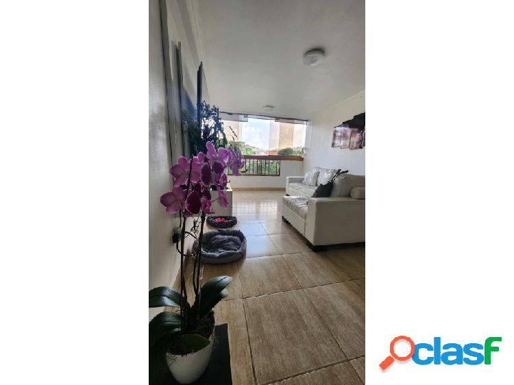 Apartamento en venta Colinas de la California en calle