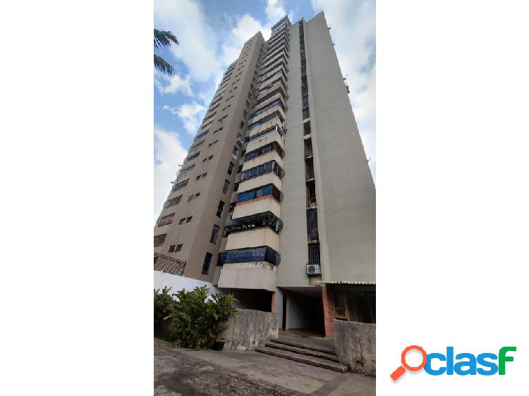 Apartamento en venta en Las Delicias, Maracay. A185