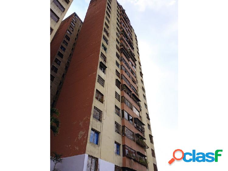 Apartamento en venta piso bajo Residencias Miraflores Los