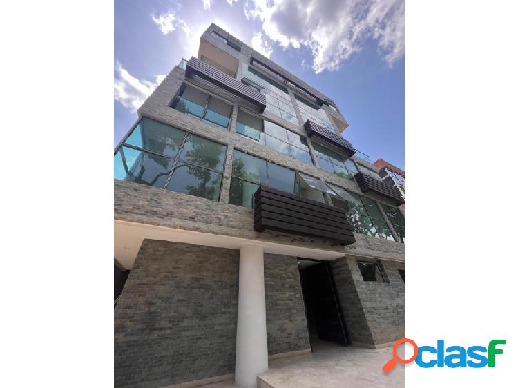 Apartamento triplex de 388m2 en venta en los Naranjos de las