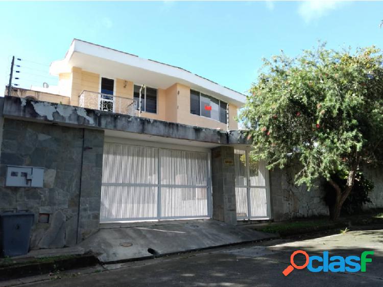 Bella Casa En Venta En Lomas De La Lagunita, Caracas