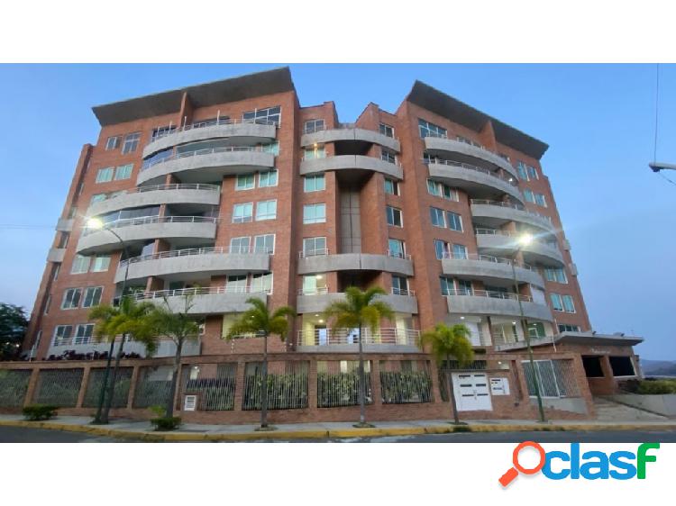 Bello Apartamento en Lomas Del Sol de 190M2, 4+S,3+S 4E, 1 M