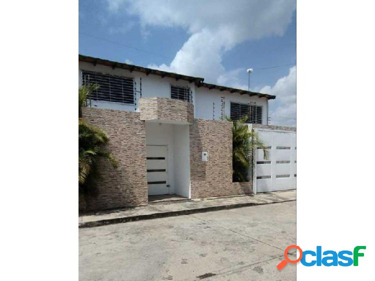 CASA AMOBLADA EN VENTA LA MORITA I URB SALTO ANGEL