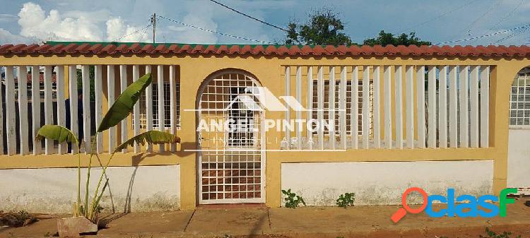 CASA EN ALQUILER EN LA ARREAGA POR HABITACION Y COMPLETA