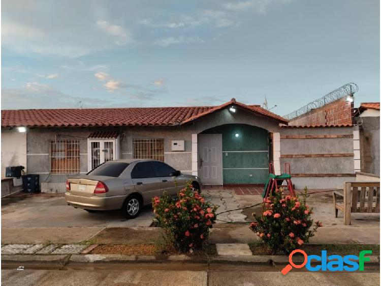 CASA EN LA URB TERRASUR VE02-1718VS-ECAM