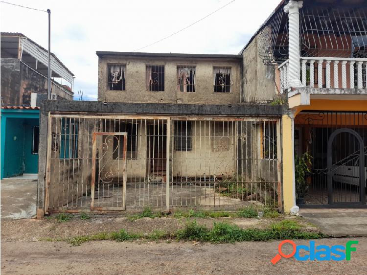 CASA EN OBRA GRIS EN LA URB LA CAYENA VE02-1655ZI-YPAD