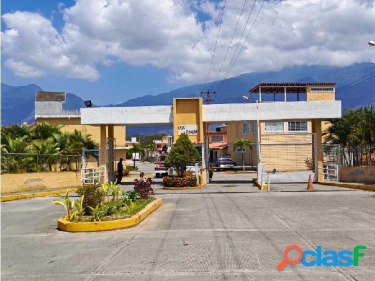 CASA EN URB. CASA BONITA, ESTANCIA LAS MARGARITAS