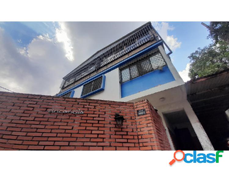 CASA EN VENTA CON EXCELENTE POTENCIAL PARA REMODELAR EN EL