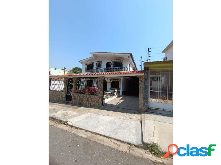 CASA EN VENTA EN URB LAS CHIMENEAS EN CALLE CERRADA 35-29