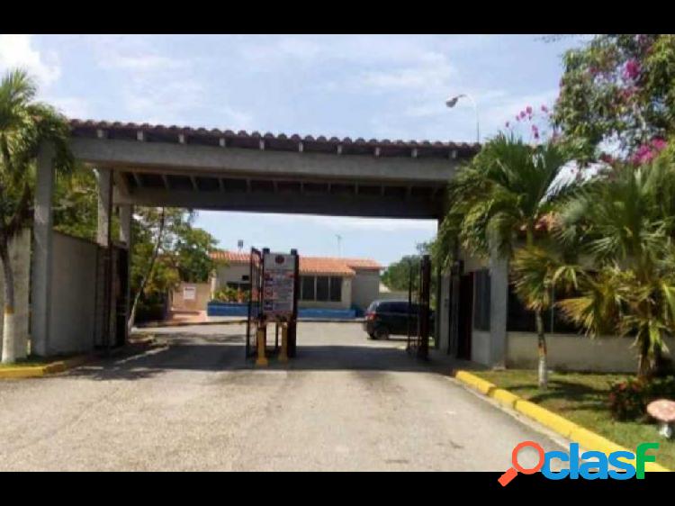 CASA EN VENTA HIGUEROTE VILLAS PALM BEACH