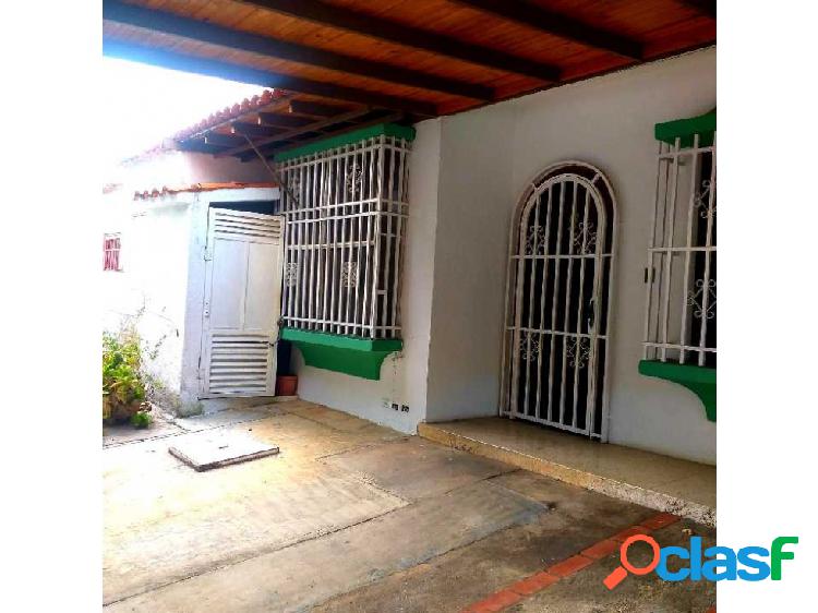 CASA EN VENTA URB. EL TRIGAL CENTRO NEGOCIABLE