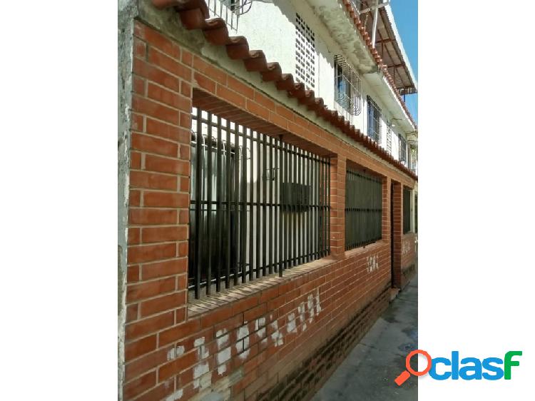 CASA EN VENTA URBANIZACIÓN OROPEZA CASTILLO, GUARENAS