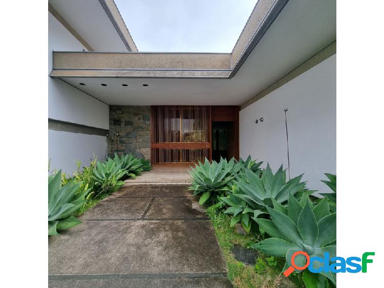 CASA LA LAGUNITA 2.559 MT2 EN VENTA