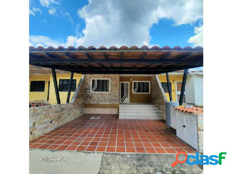 CASA-QUINTA EN VENTA EN LOMAS DE LA HACIENDA SAN DIEGO