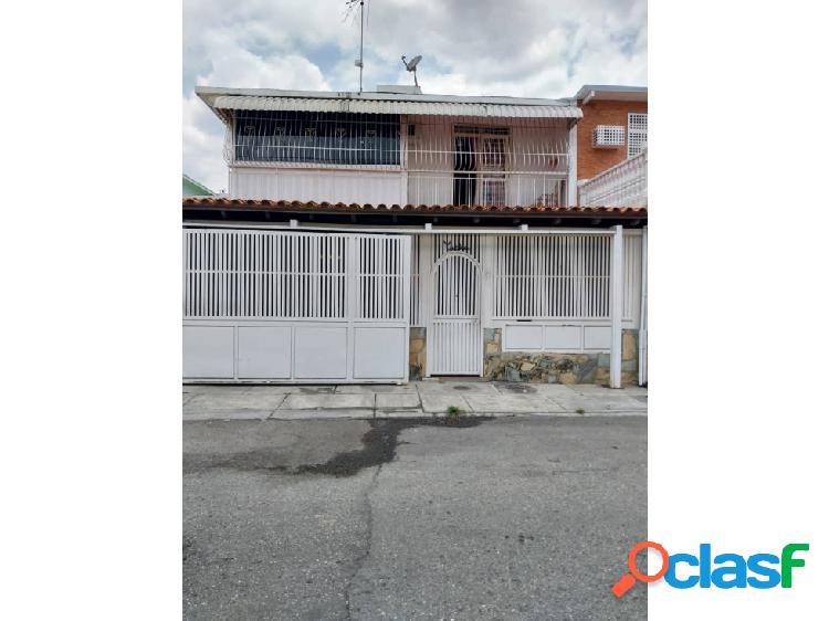 CASA QUINTA EN VENTA LA CALIFORNIA SUR CALLE CERRADA