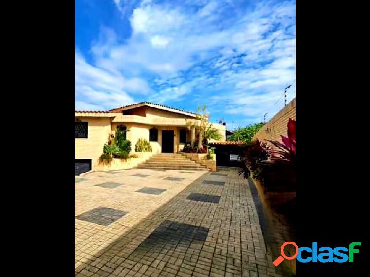 CASA TCL EN ALTOS DE GUATAPARO CON VISTA AL CAMPO DE GOLF