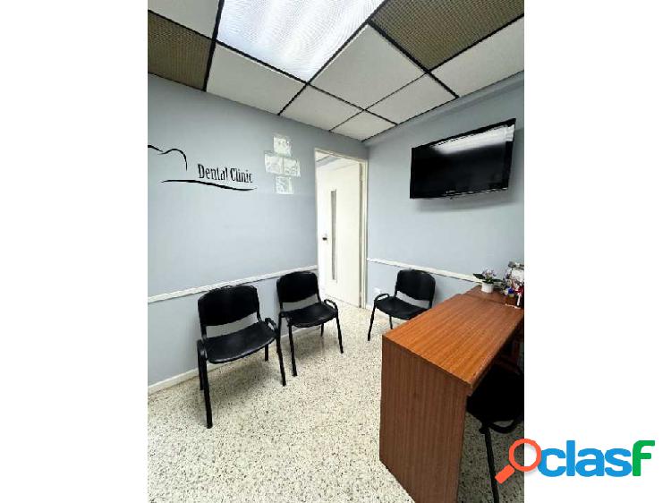 CONSULTORIO ODONTOLOGICO EN ALQUILER 29,50 M2- URB. SANTA FE