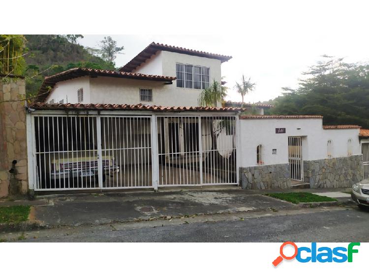 Casa En Venta - Macaracuay 300 Mts2 C. 596 Mts2 T. Caracas