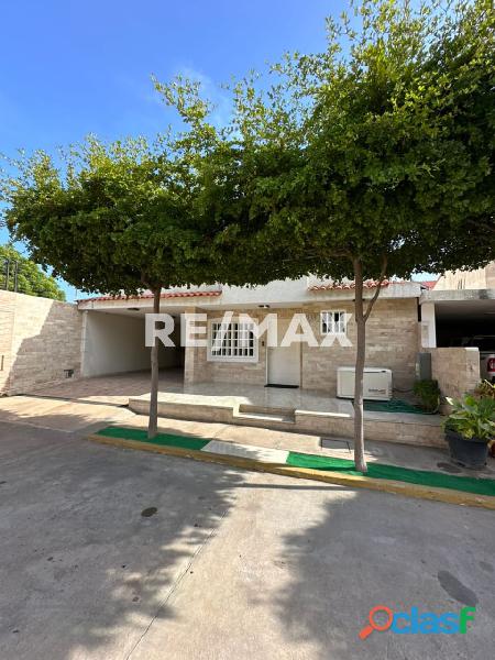 Casa En Venta Villa Palma Real. Remax Millenium