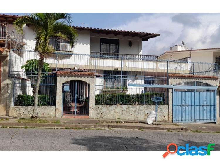 Casa / Venta / Macaracuay / 4HB +1HBS / 3B +1BS / 4PE /