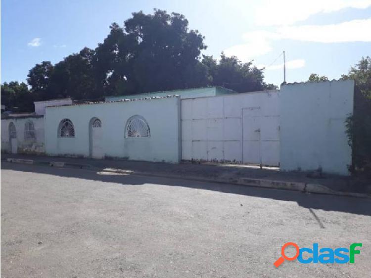 Casa con galpón en venta, Sector Santa Ana