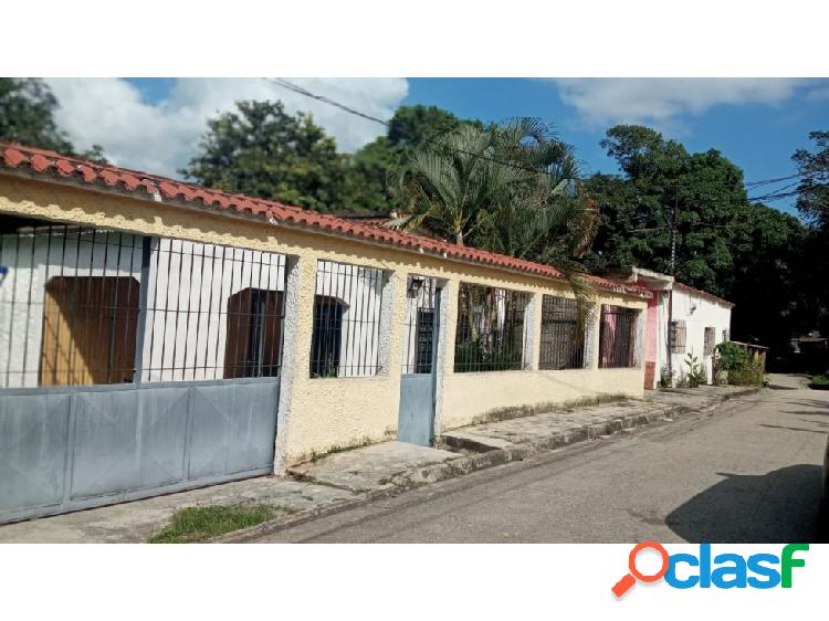 Casa de OPORTUNIDAD en Aguirre - Montalbán. C151.